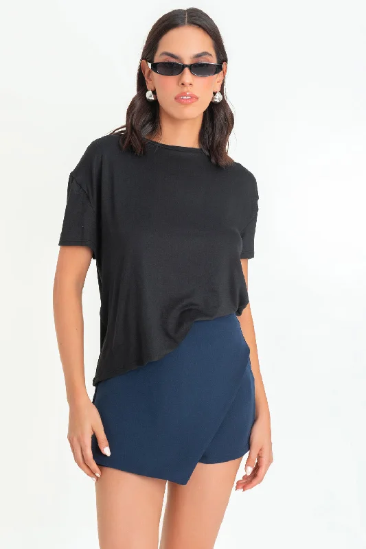 Falda short ajustado cruce frontal diagonal