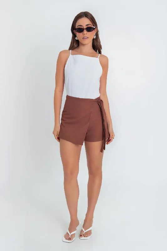Falda short cruzado corto con lazo lateral