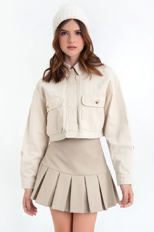 Falda short de corte en a con tableado