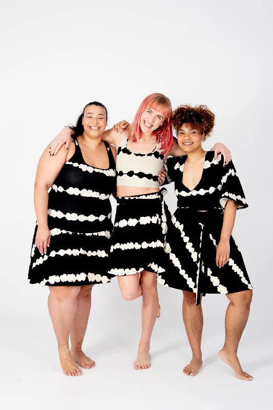 Wrap Skirt Mini In Blot Black